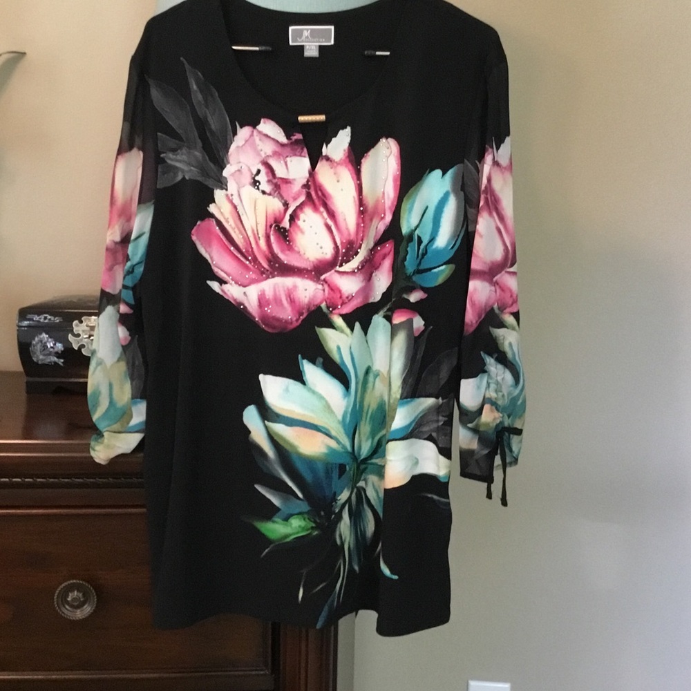 JM Collection-NWOT-Women’s Black Top with Pink and Blue Floral Design